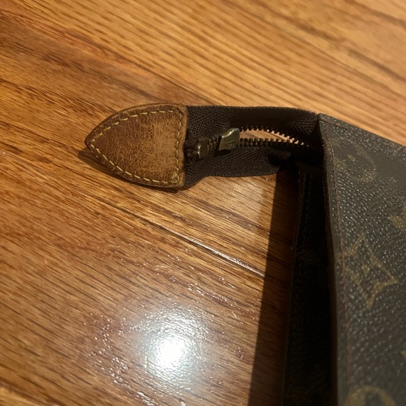 Louis Vuitton Monogram Toiletry Pouch Cosmetic Bag Clutch 26 vintage poor cond - Picture 5 of 16